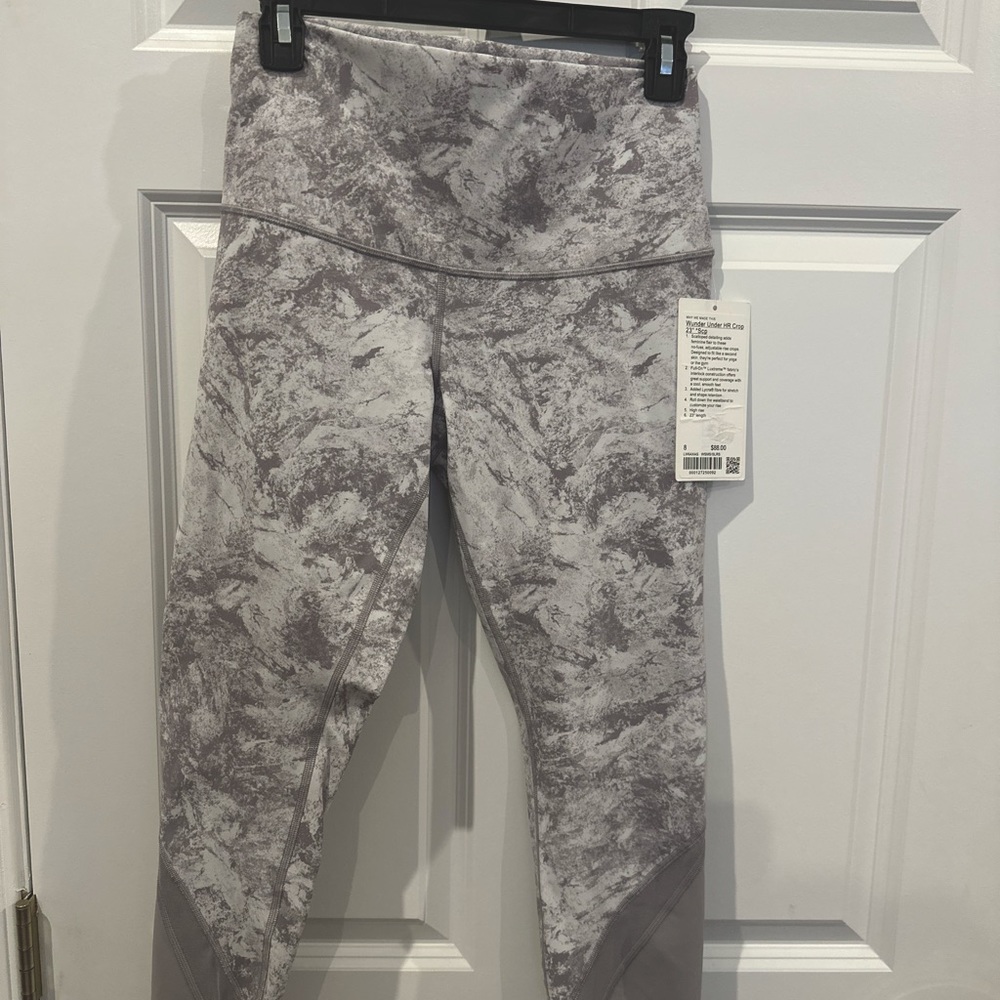 Lululemon wonder under HR crop 23 inch scalloped leggings